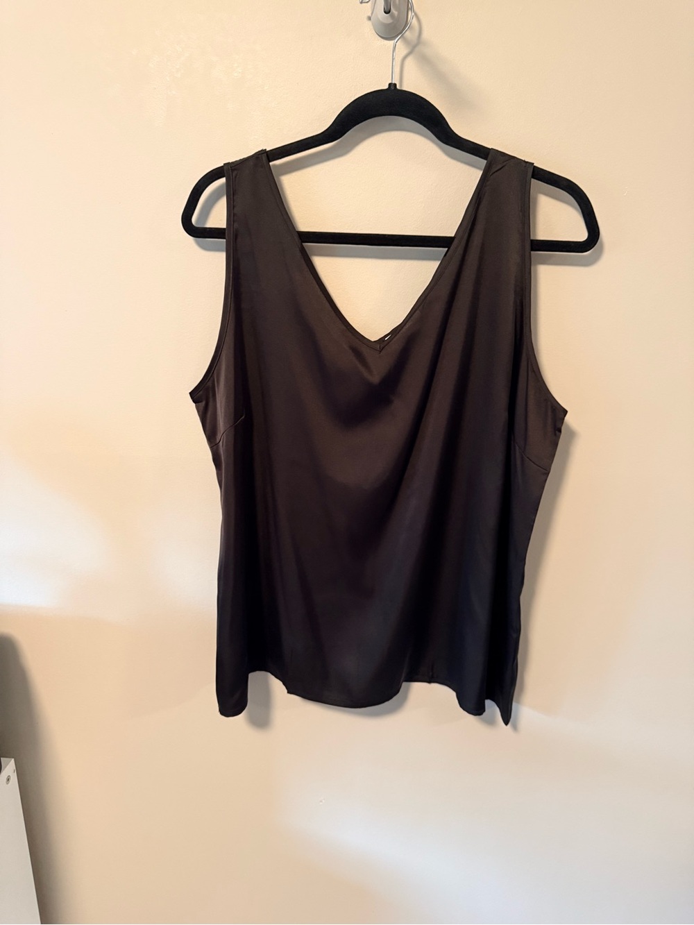 Women’s Black V-Neck Sleeveless Top